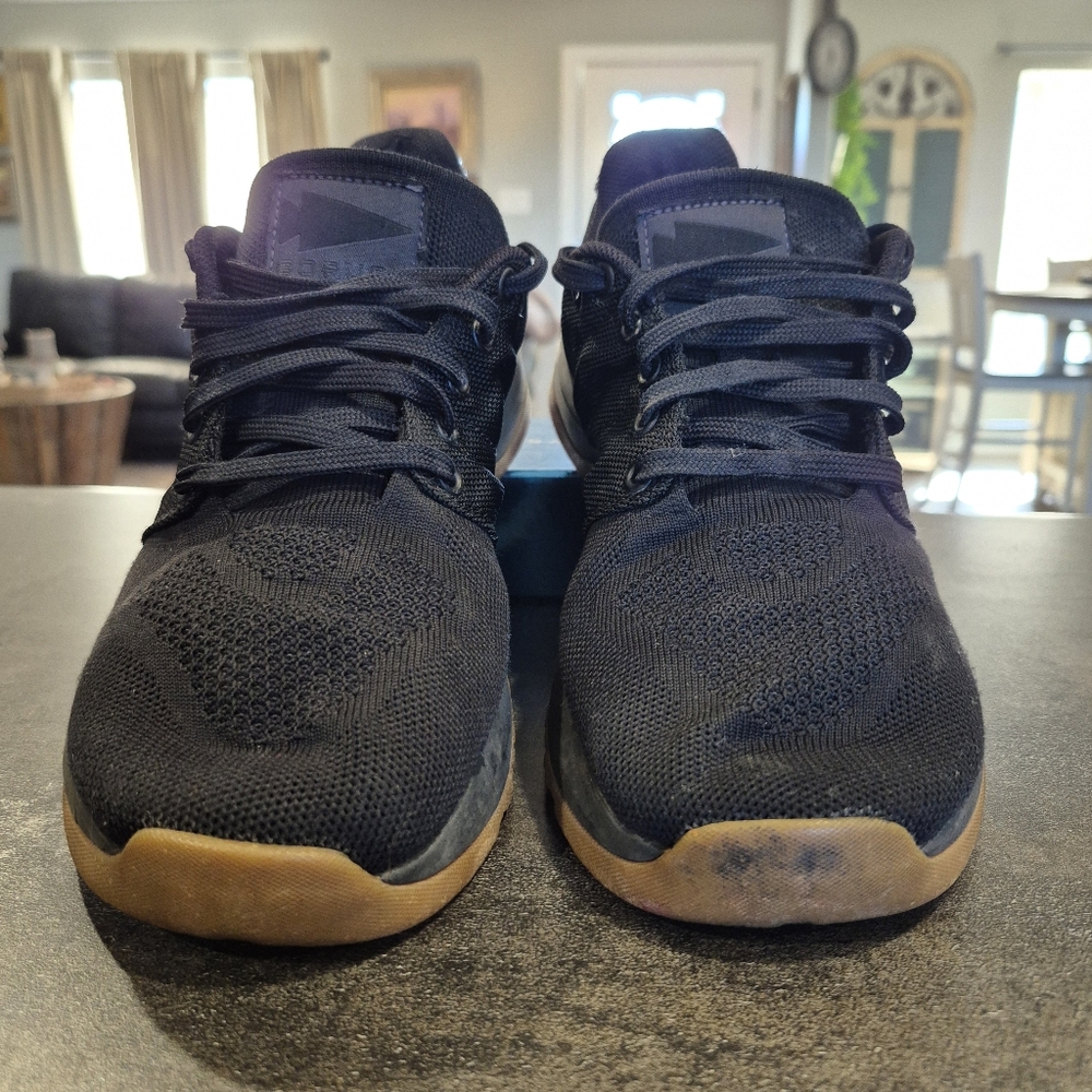 Black Sneakers with Breathable Mesh Upper and Low Top Design